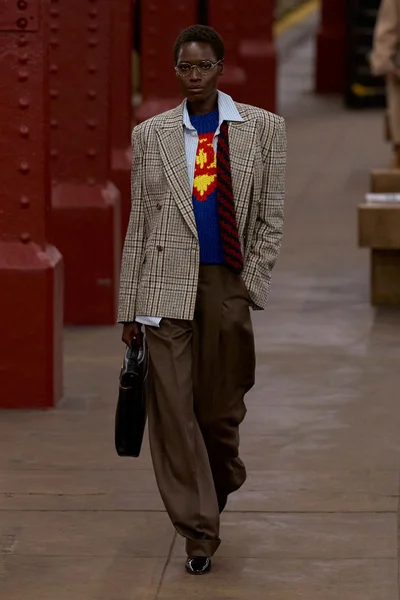 Look 35